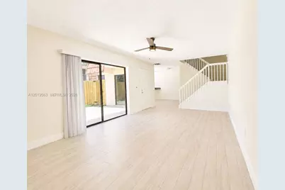 824 Blue Ridge Cir, West Palm Beach, FL 33409 - Photo 5