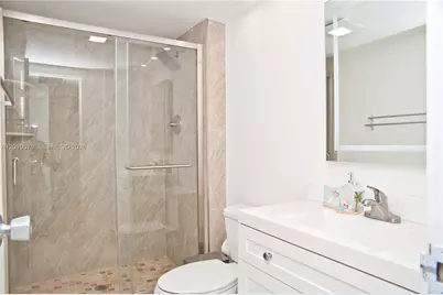 3675 N Country Club Dr #1903, Aventura, FL 33180 - Photo 35