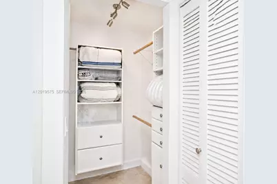 3675 N Country Club Dr #1903, Aventura, FL 33180 - Photo 15