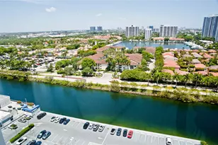 3675 N Country Club Dr, Aventura, FL 33180 - Photo 11