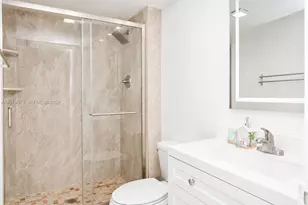 3675 N Country Club Dr, Aventura, FL 33180 - Photo 21