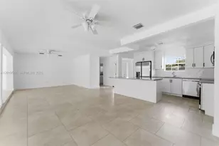 14731 NE 8th Ct, Miami, FL 33161 - Photo 5