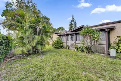 123 Briarwood Cir #2-5, Hollywood, FL 33024 - Photo 15