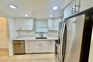 9375 Fontainebleau Blvd, Miami, FL 33172 - Photo 3