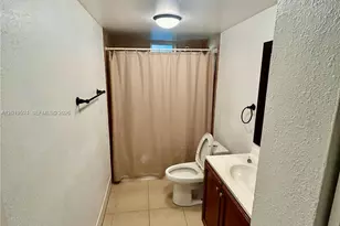 9375 Fontainebleau Blvd, Miami, FL 33172 - Photo 17