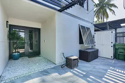 10750 S Golfview Dr, Pembroke Pines, FL 33026 - Photo 3