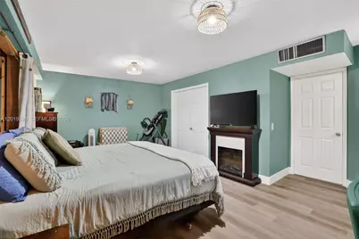 10750 S Golfview Dr, Pembroke Pines, FL 33026 - Photo 27