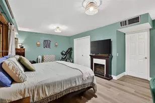 10750 S Golfview Dr, Pembroke Pines, FL 33026 - Photo 27