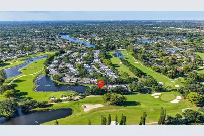 10750 S Golfview Dr, Pembroke Pines, FL 33026 - Photo 41