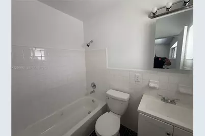 117 SE 2nd Ave #1, Hallandale Beach, FL 33009 - Photo 5