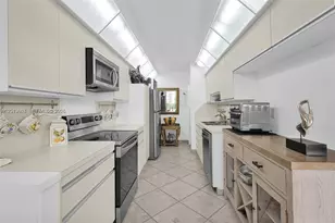 19667 Turnberry Way, Aventura, FL 33180 - Photo 15