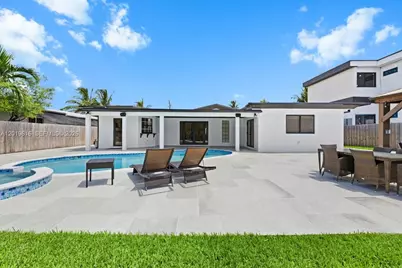 2400 NE 195th St #2400, Miami, FL 33180 - Photo 29