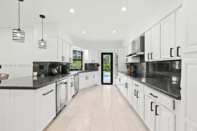 2400 NE 195th St #2400, Miami, FL 33180 - Photo 7