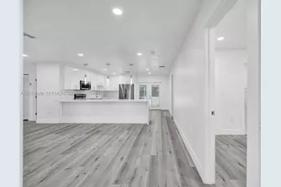 101 SW 53rd Ave, Plantation, FL 33317 - Photo 13
