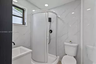 1409 NW 44th St, Miami, FL 33142 - Photo 15