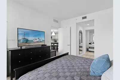 55 SW 9th St #1810, Miami, FL 33130 - Photo 23