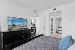 55 SW 9th St, Miami, FL 33130 - Photo 23