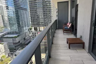 55 SW 9th St, Miami, FL 33130 - Photo 15