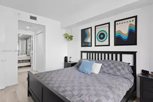55 SW 9th St, Miami, FL 33130 - Photo 21