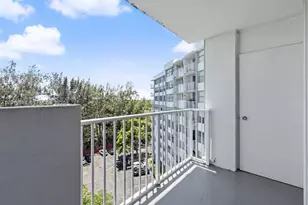1300 NE Miami Gardens Dr, Miami, FL 33179 - Photo 21