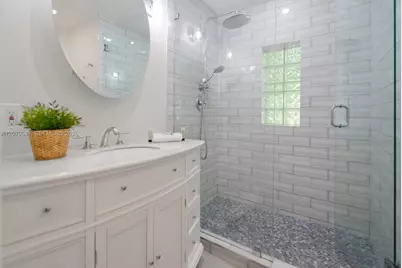 225 NW 14th Ave #225, Miami, FL 33125 - Photo 9