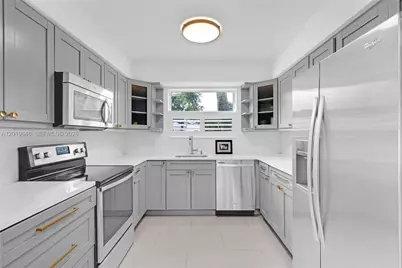 70 NE 99th St, Miami Shores, FL 33138 - Photo 17