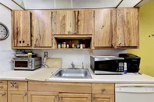 3000 NW 48th Terrace, Lauderdale Lakes, FL 33313 - Photo 23