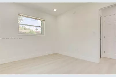 1031 NW 23rd Way, Fort Lauderdale, FL 33311 - Photo 17
