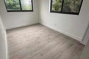 2330 NW 9th St, Miami, FL 33125 - Photo 3