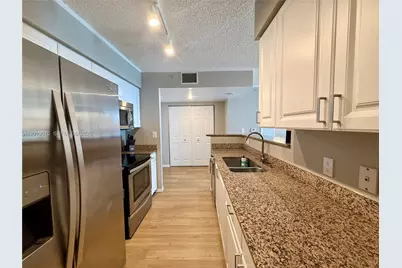 1155 Brickell Bay Dr #1205, Miami, FL 33131 - Photo 17