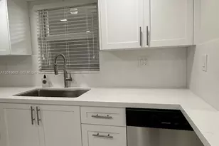 140 NW 87th Ave, Miami, FL 33172 - Photo 3
