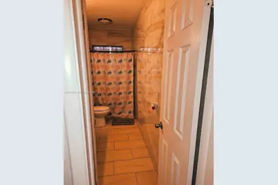 571 NE 172nd St, North Miami Beach, FL 33162 - Photo 5
