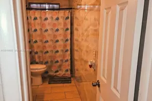 571 NE 172nd St, North Miami Beach, FL 33162 - Photo 5