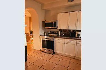 571 NE 172nd St, North Miami Beach, FL 33162 - Photo 3