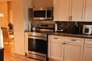 571 NE 172nd St, North Miami Beach, FL 33162 - Photo 3