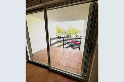9715 Fontainebleau Blvd #E209, Miami, FL 33172 - Photo 7