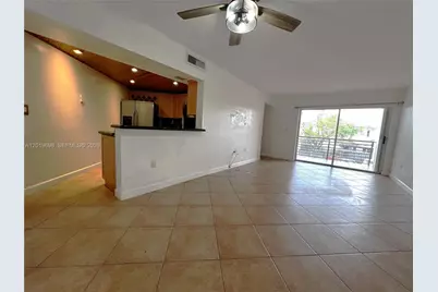 9715 Fontainebleau Blvd #E209, Miami, FL 33172 - Photo 5