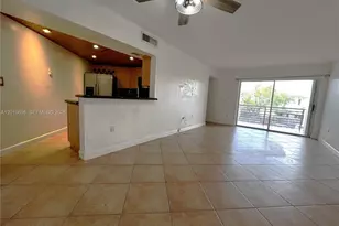 9715 Fontainebleau Blvd, Miami, FL 33172 - Photo 5