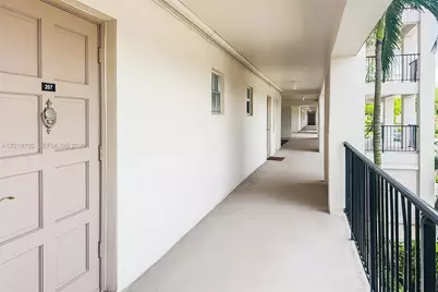 3200 N Palm Aire Dr #207, Pompano Beach, FL 33069 - Photo 13
