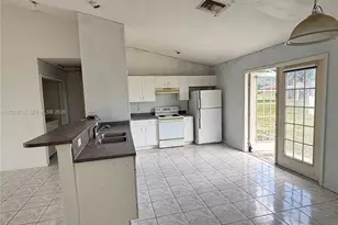 510 SW 25th Pl, Cape Coral, FL 33991 - Photo 7
