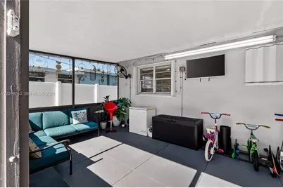 413 SW 5th Ave, Hallandale Beach, FL 33009 - Photo 23
