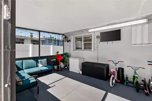 413 SW 5th Ave, Hallandale Beach, FL 33009 - Photo 23