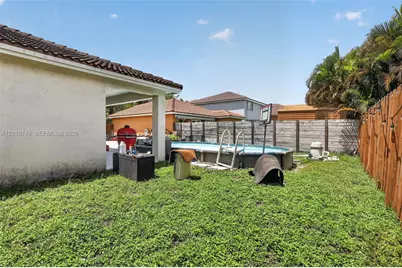 8061 NW 197th St, Hialeah, FL 33015 - Photo 33