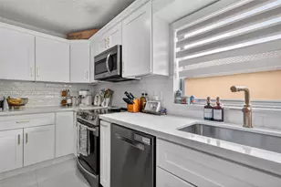 8061 NW 197th St, Hialeah, FL 33015 - Photo 7