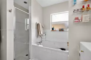 8061 NW 197th St, Hialeah, FL 33015 - Photo 15