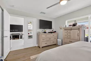 8061 NW 197th St, Hialeah, FL 33015 - Photo 11
