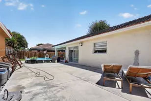8061 NW 197th St, Hialeah, FL 33015 - Photo 27