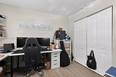 8061 NW 197th St, Hialeah, FL 33015 - Photo 21