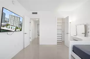 300 Bayview Dr, Sunny Isles Beach, FL 33160 - Photo 31