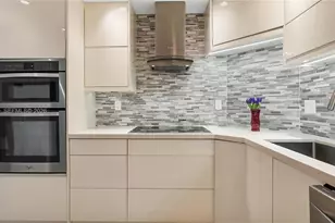 300 Bayview Dr, Sunny Isles Beach, FL 33160 - Photo 15